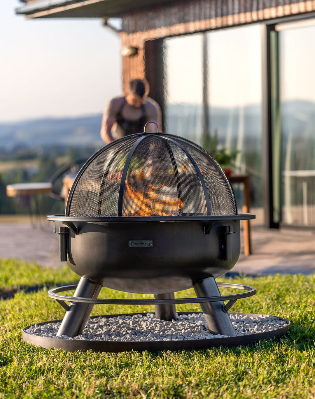 Multifunktionale Feuerschale „BANDITO“ – mit drehbarem Grillrost
