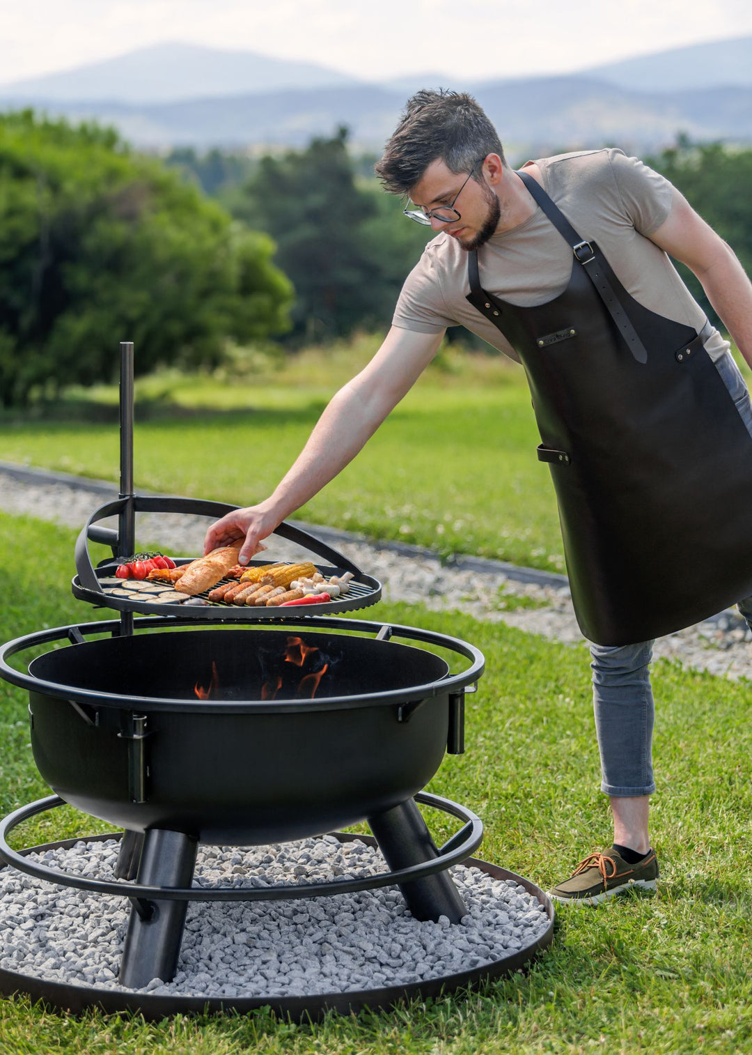 Multifunktionale Feuerschale „BANDITO“ – mit drehbarem Grillrost